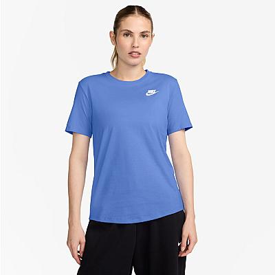 Imagem do produto Camiseta Nike Sportswear Club Essentials para Femi...